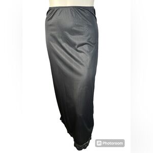 Tiffany Designs Vintage Black Slip Sz Med